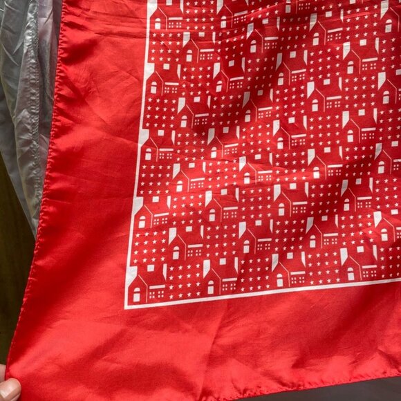 Vintage 60s HOUSES and STARS Red and White SCARF 27" x 27" - Picture 2 of 2